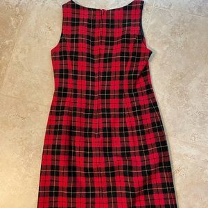 Hugo Buscati size 8 dress. Fully lined.